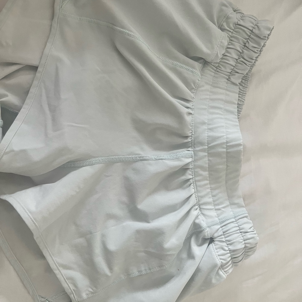 LULULEMON SIZE 4 ICE BLUE HOTTY HOTS HIGH RISE